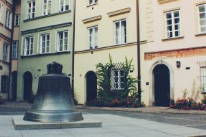Campana de bronce | Que ver en Varsovia