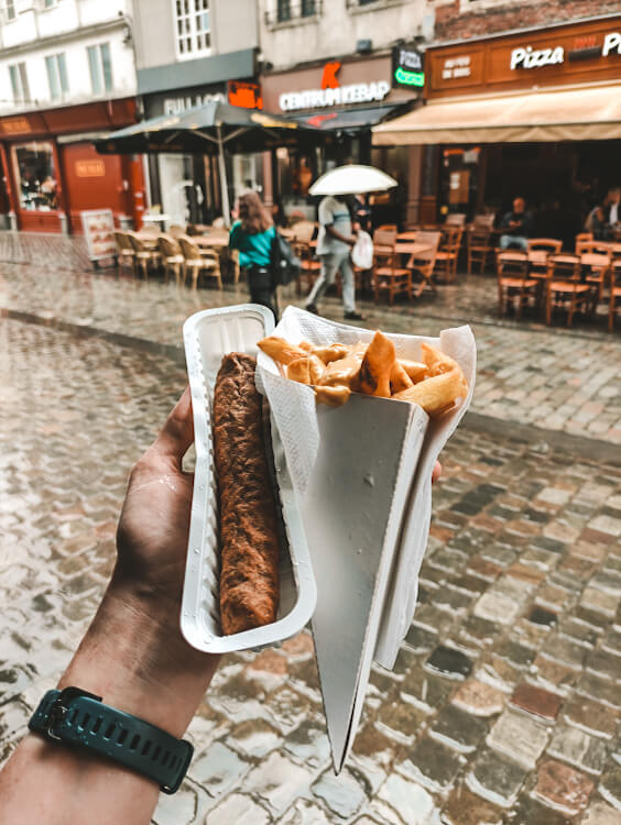 Friterie Tabora - Comer patatas fritas en Bruselas