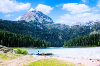 Crno jezero en el Parque Nacional Dumitor - Imprescindibles de Montenegro