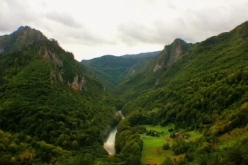 Puente del Cañón del Río Tara - Imprescindibles de Montenegro