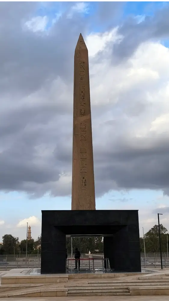 Obelisco del Gran Museo Egipcio - Que ver en el Cairo